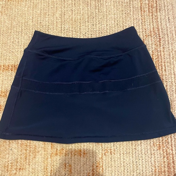 navy nike skort - Picture 2 of 4